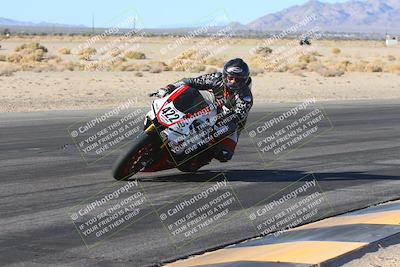 media/Jan-10-2025-CVMA Friday Practice (Fri) [[489e0da257]]/Group 4 and Trackday/Session 2 (Turn 4 Inside)/